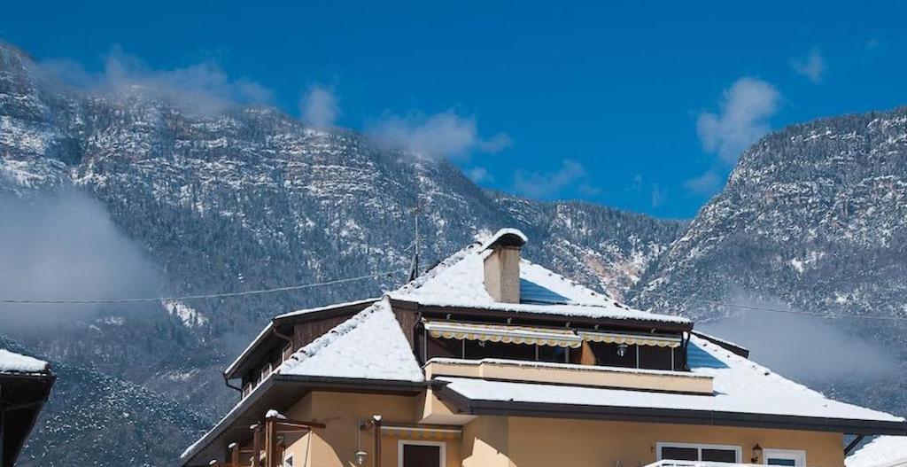 Pension Aurora Appiano Sulla Strada Del Vino Luaran gambar