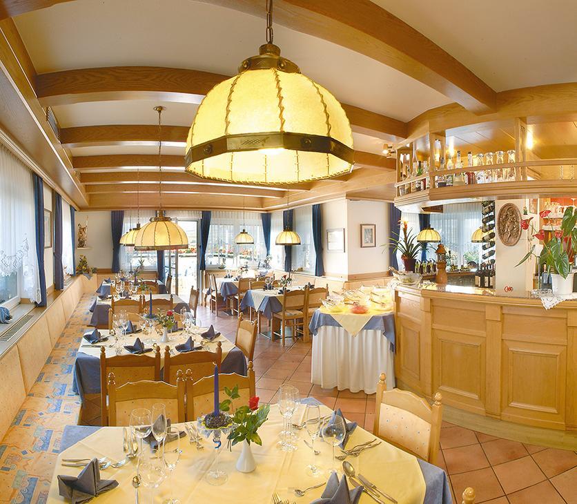 Pension Aurora Appiano Sulla Strada Del Vino Luaran gambar